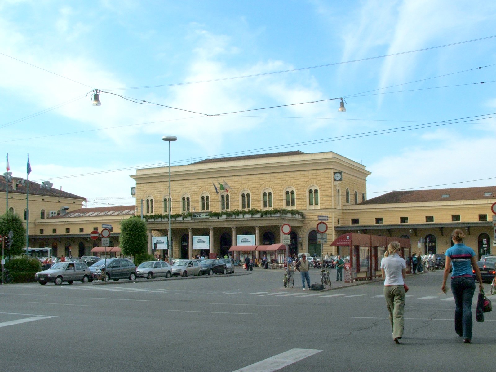 Stazione di Bologna, 25enne genovese trovata morta: probabile overdose 