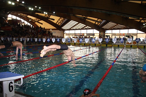 Grande nuoto alla piscina 'I Delfini' di Prà con l'11° trofeo Aragno