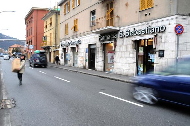 Staglieno, rapina con cacciaviti al supermercato di via Piacenza