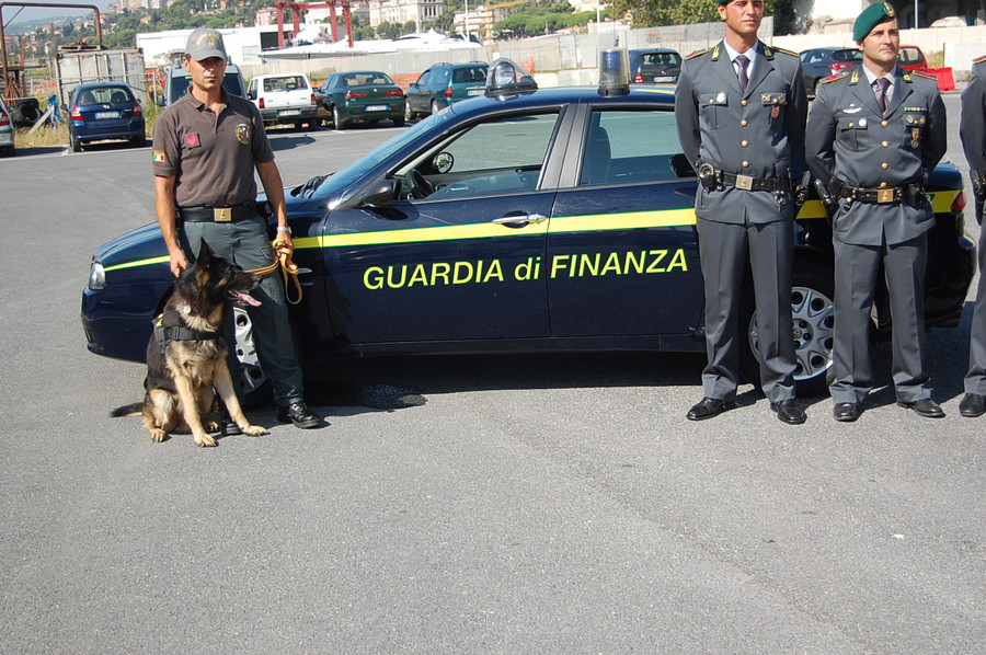 Blitz alla frontiera di Ventimiglia, sequestrati 23 chili di hashish