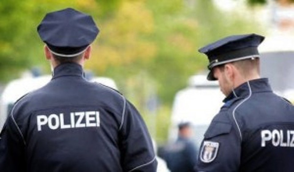 Trovati 6 teenager morti in un giardino in Baviera