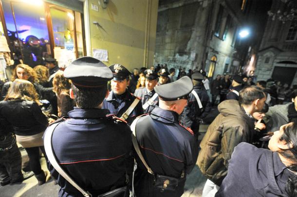 Movida, rissa in centro storico: carabinieri aggrediti, un arresto