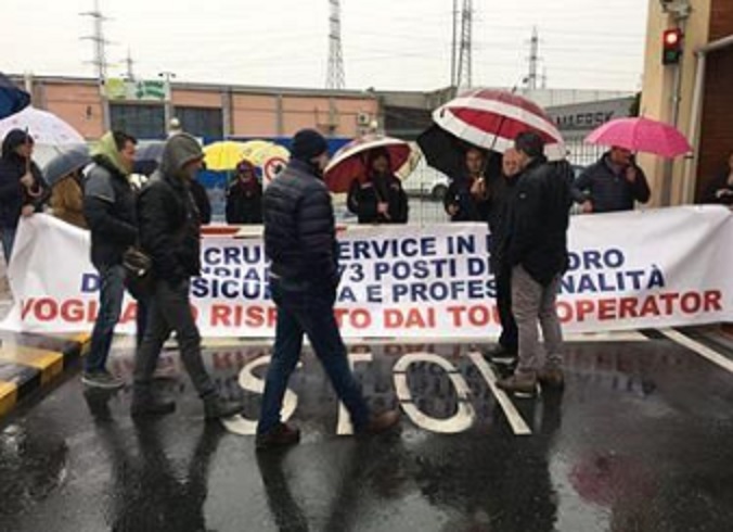 Lavoratori dei bus crocieristi in rivolta: blocco alla Spezia 