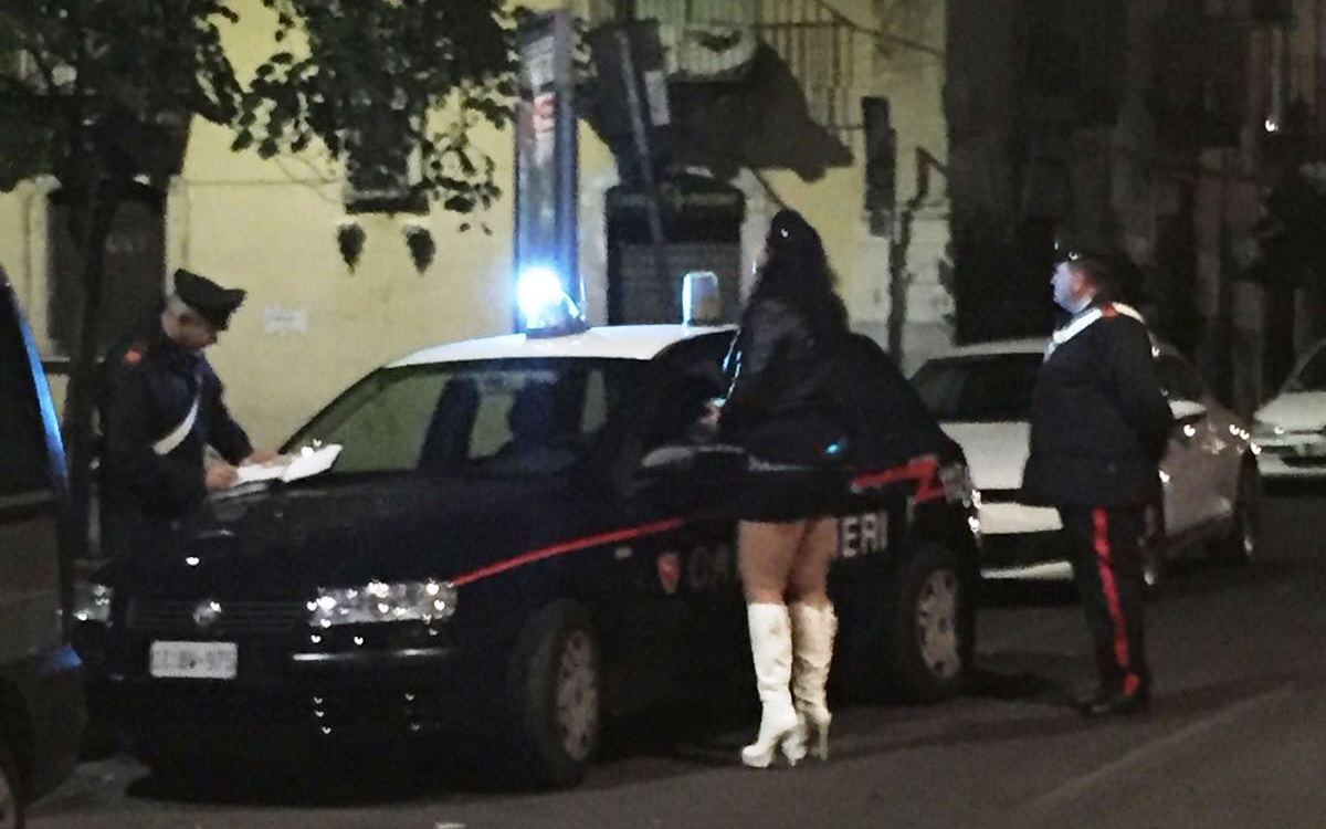 'Pizzicato' a 73 anni con una prostituta, multa di 400 euro 