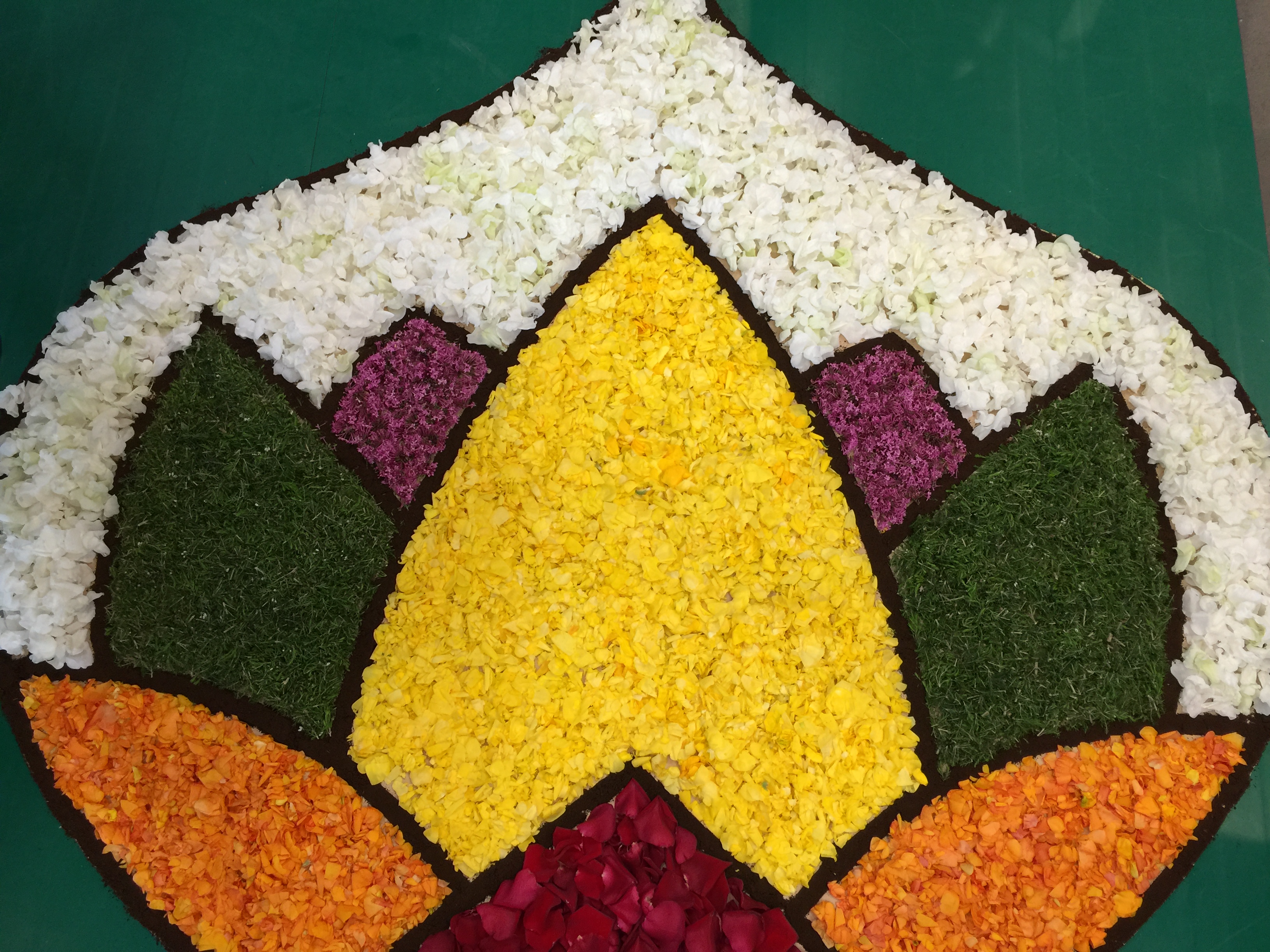 L'infiorata in piazza De Ferrari slitta al 26 marzo per pioggia