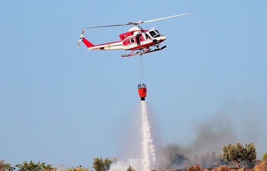 Incendio nei boschi di Urbe, l'intervento dell'elicottero fa spegnere le fiamme