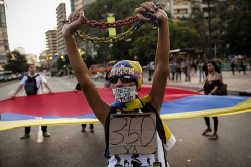 Venezuela: la Corte Suprema annulla la sentenza, il Parlamento riprende i poteri