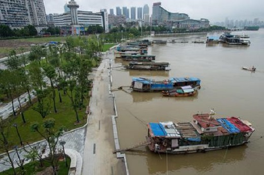 Cina: affonda un cargo con 14 persone a bordo, dispersi e feriti