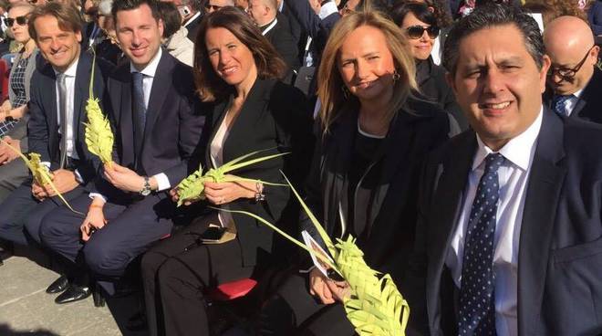 Domenica delle Palme, Toti a Roma coi 'parmureli' di Sanremo