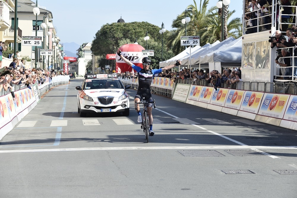 Giro dell'Appennino, successo per Danilo Celano: spettacolo a Chiavari 