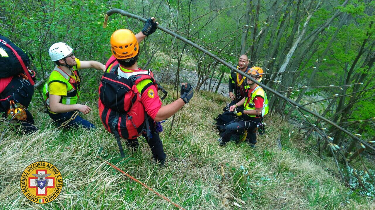 Tragedia a Crocefieschi, escursionista muore dopo un volo di 50 metri