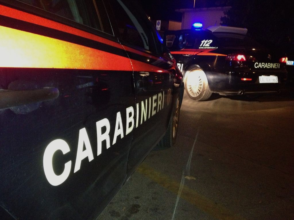 Borgoratti, litiga con la moglie e tenta di suicidarsi con un coltello: grave