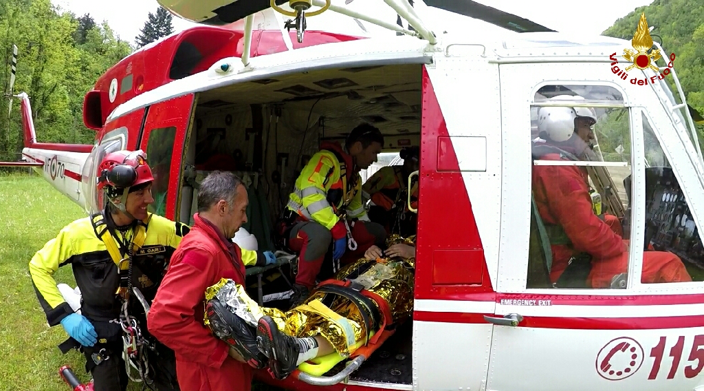 Ciclista cade sul passo della Scoglina: perde conoscenza, poi si riprende