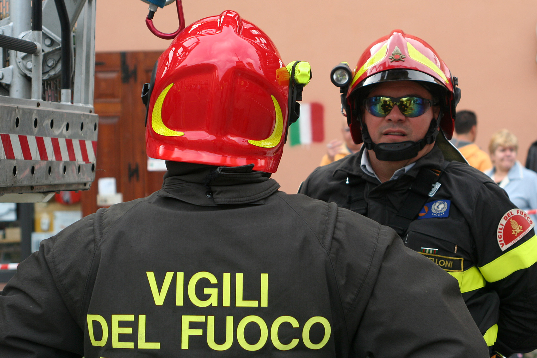 Vigili del fuoco, la protesta si allarga: 