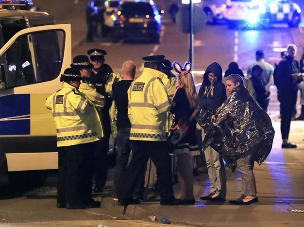 Attentato a Manchester durante un concerto, almeno 22 morti e 59 feriti