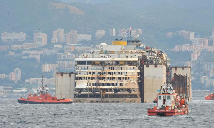 Concordia e Cosco Africa: premiati piloti, ormeggiatori e rimorchiatori del porto