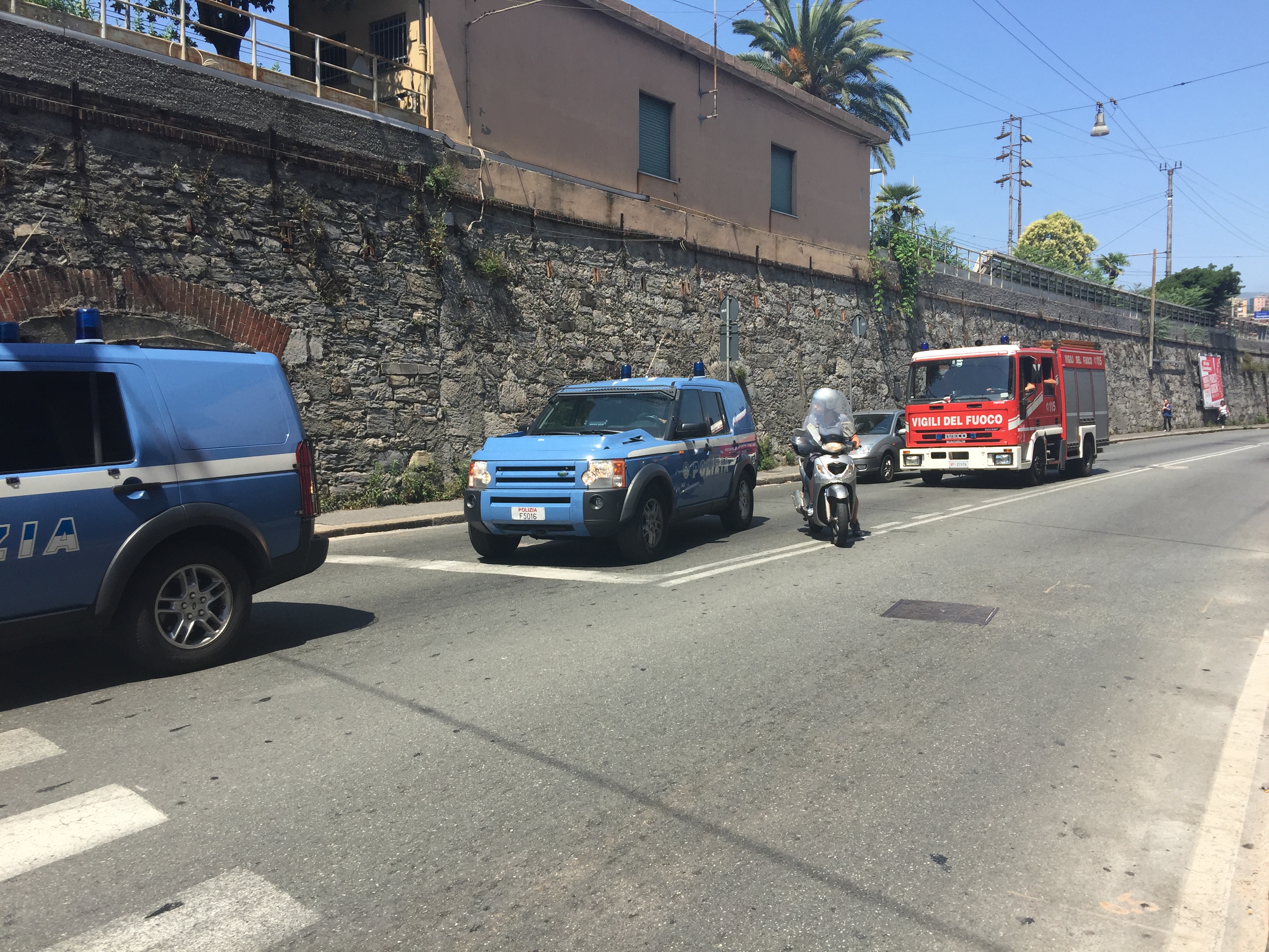 Zaino abbandonato in strada, falso allarme bomba a Sampierdarena 