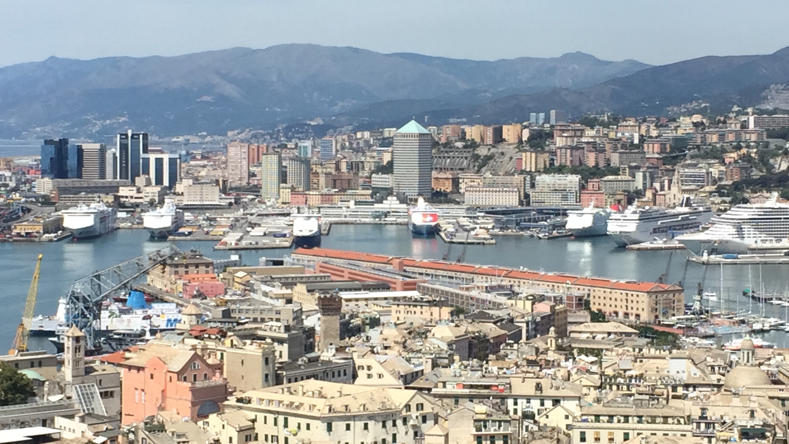 Genova, boom di contatti all'estero: inglesi e cinesi vogliono investire