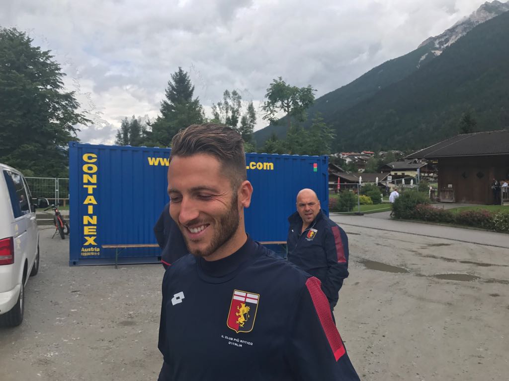 Abbraccio Bertolacci in attesa di Lapadula: è tornato Brivio