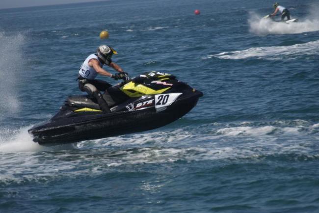 Addio a Giulio Versari, disegnò le moto d'acqua