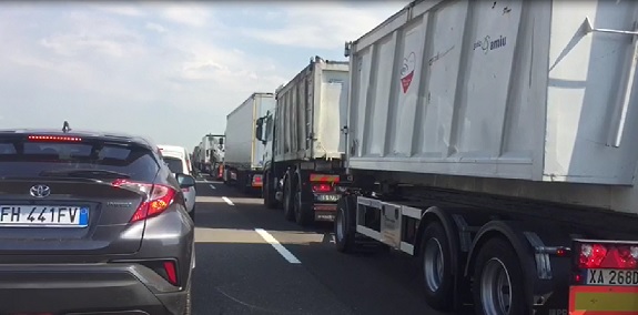 Autostrade, traffico intenso tra Nervi e il bivio Milano-Genova