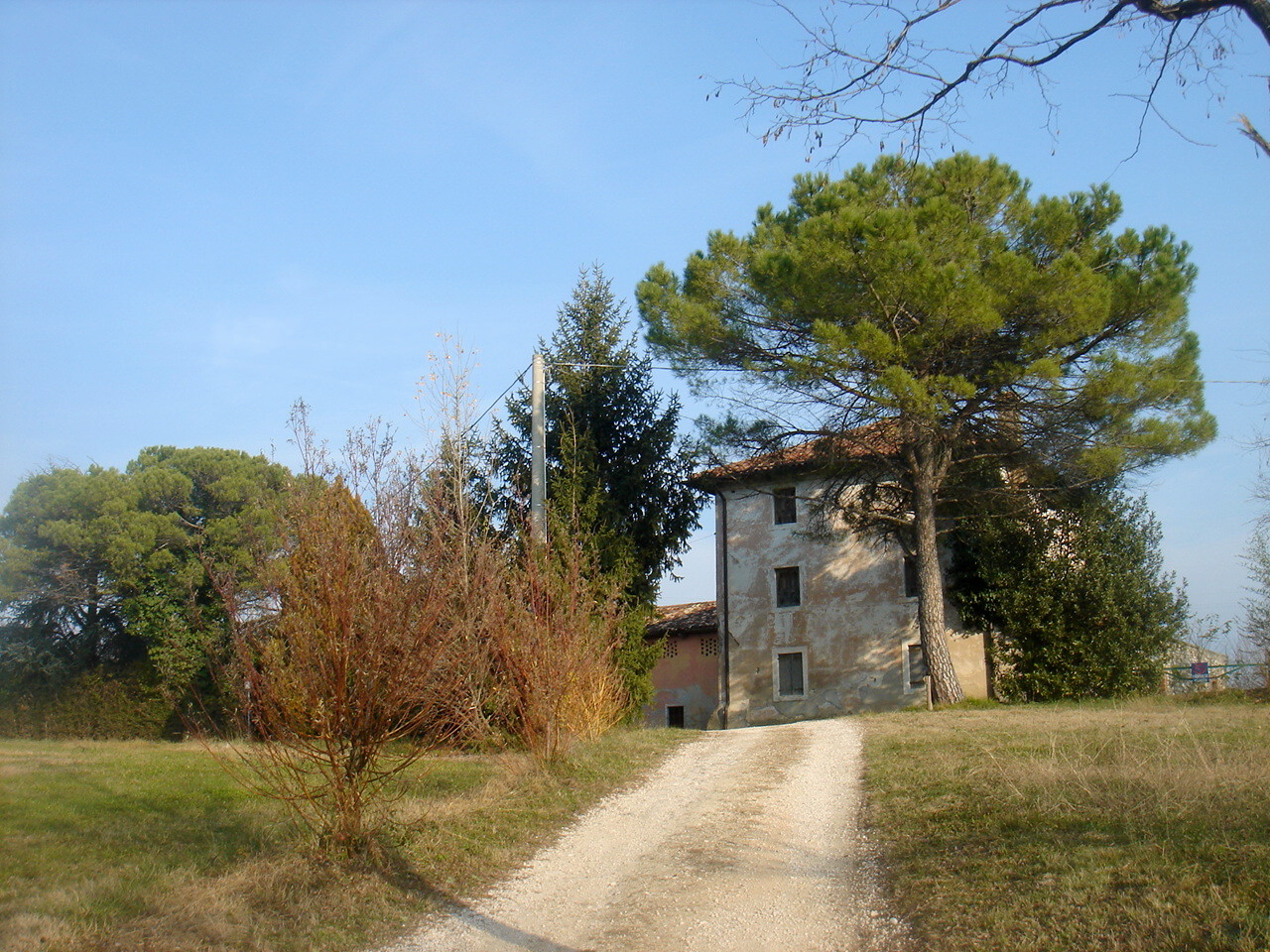 Fabbricati agricoli: dopo l'allarme di Primocanale.it, interrogazione in Regione