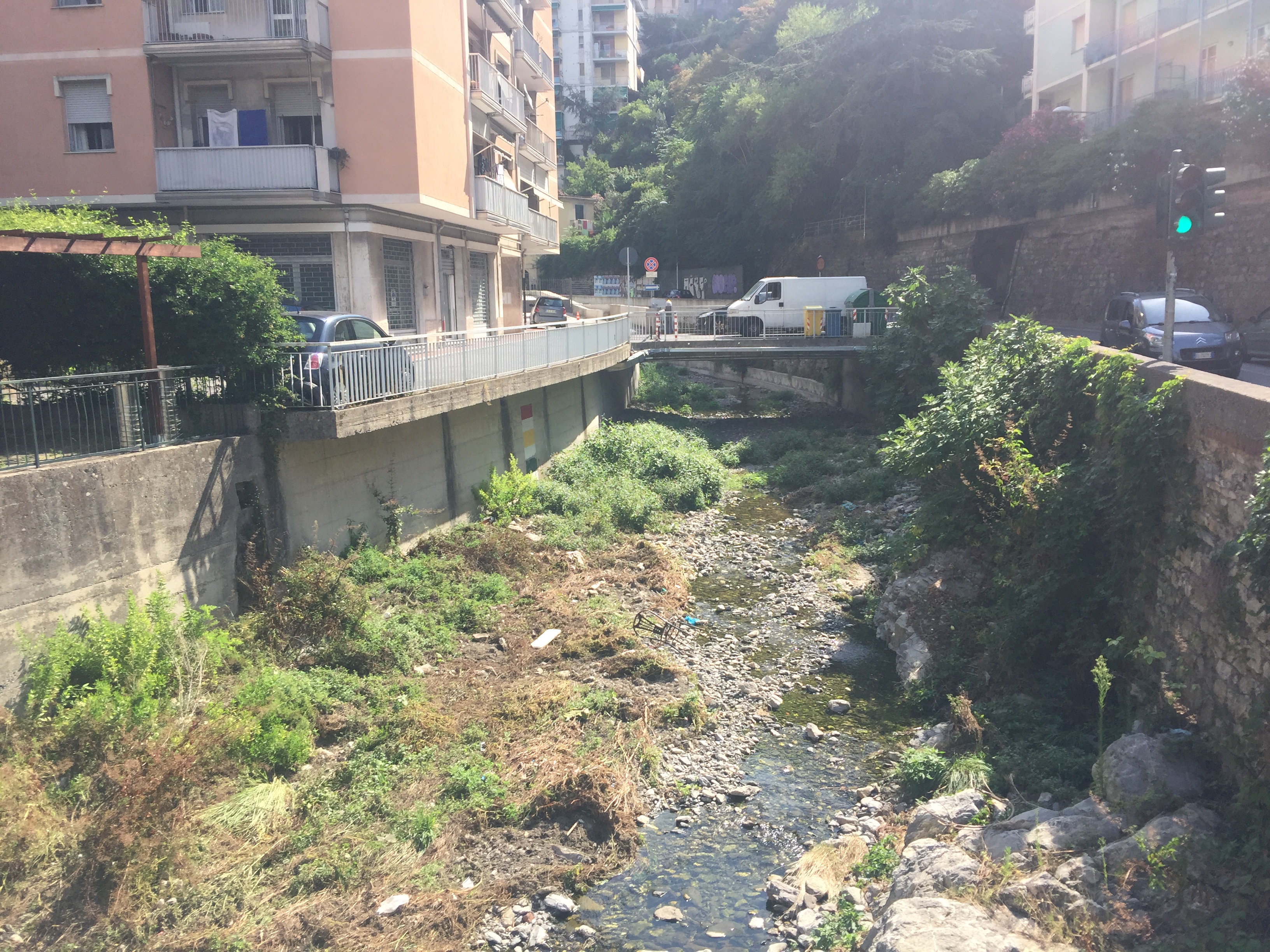 Inchiesta Primocanale, nel Fereggiano tra sedie e cemento, in attesa dello scolmatore: 