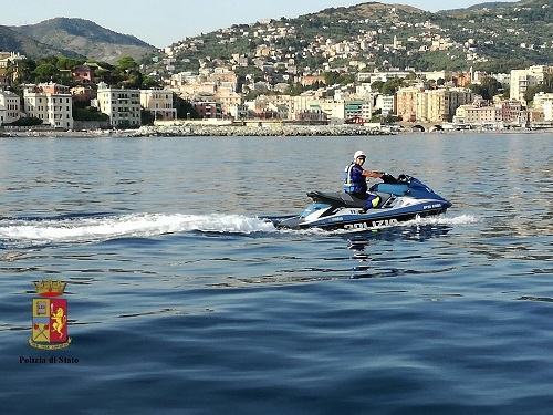 Polizia in acquascooter a Genova, nel litorale arrivano le 'volanti del mare'  