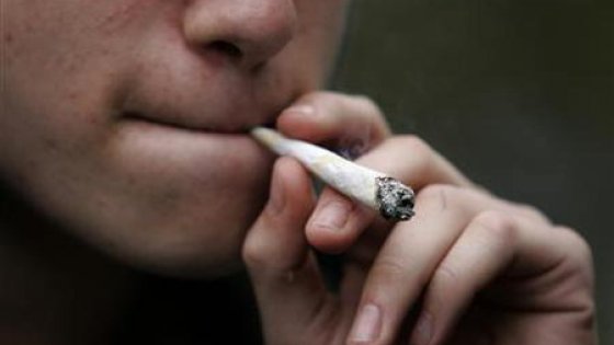 Compra marijuana a 15 anni, fermato il pusher 23enne