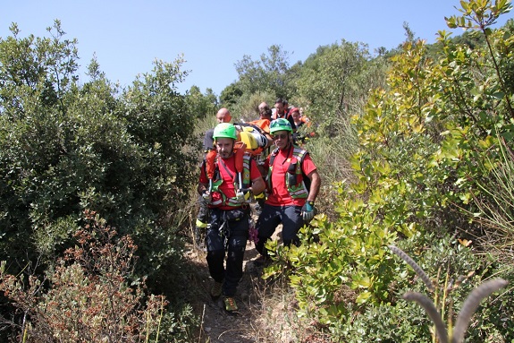 Cade col parapendio dalle alture di Sanremo, sospetto trauma spinale per un 63enne