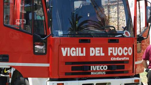 Sanremo, bambino dimenticato in auto: salvato dai vigili del fuoco