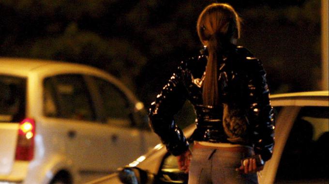 Faceva prostituire ragazze africane e incassava i guadagni: arrestata