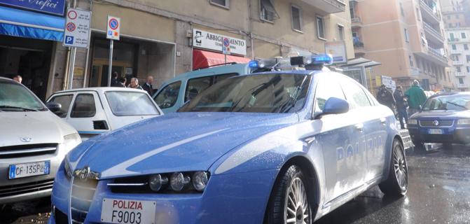 Minaccia l'ex moglie davanti alla polizia, arrestato pregiudicato