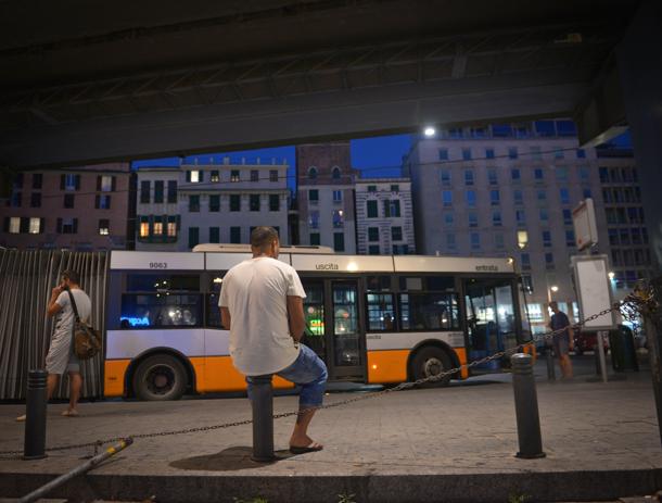 Pestaggio sul bus a Caricamento, l'autista ammesso alla prova del volontariato