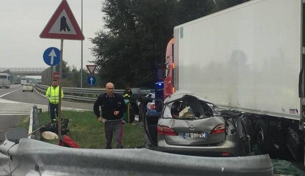 Incidente stradale nel bresciano, morta una bimba di 3 anni di Imperia: indagato il padre