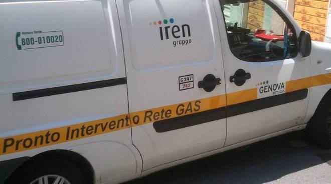 Operai rompono tubo del gas a Pegli, via Argentina senza fornitura