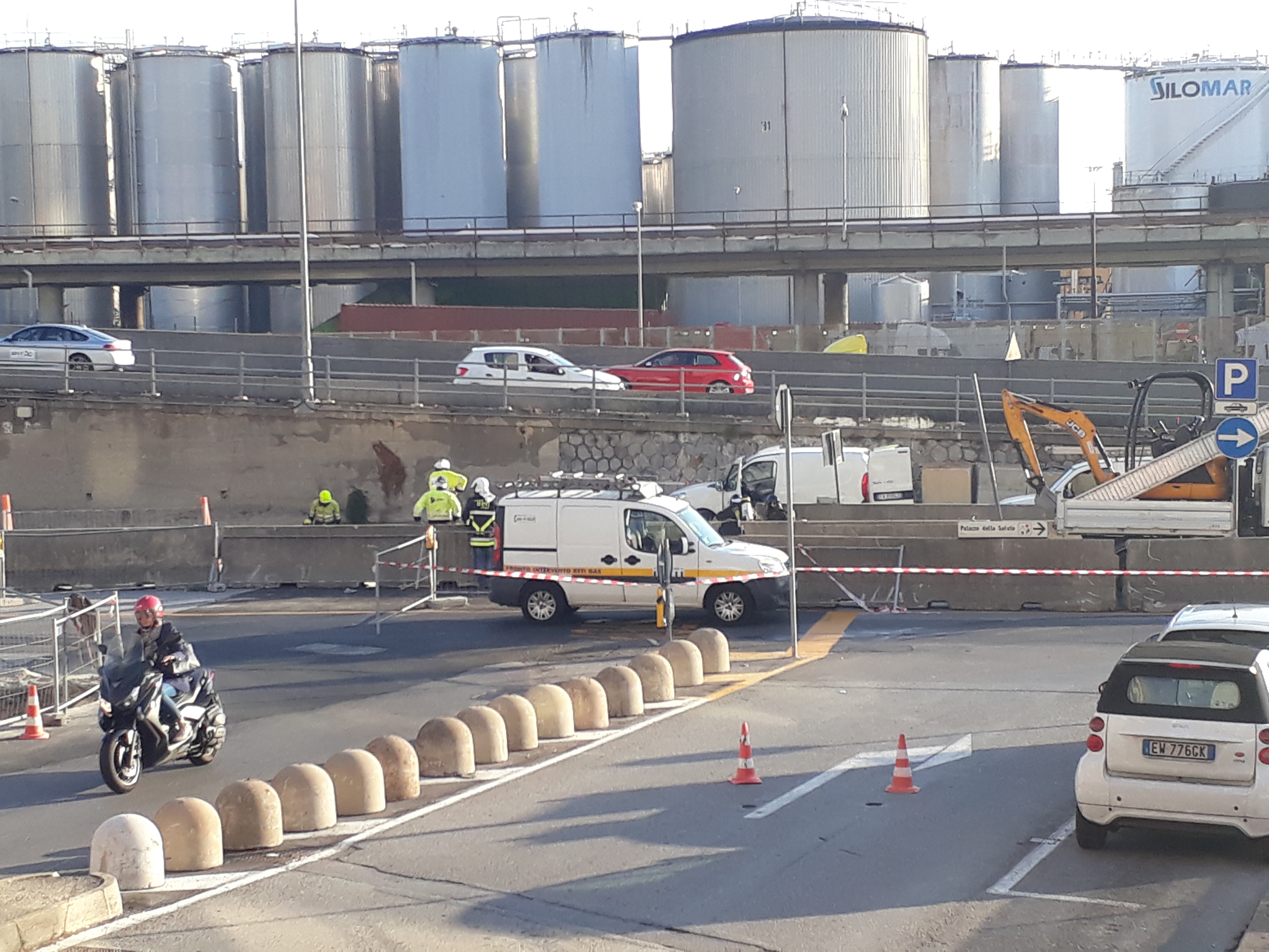 Sampierdarena, fuga di gas in via Scarsellini: disagi per il traffico