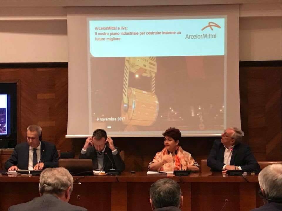 Ilva, iniziato il vertice al Mise  sul piano industriale. Intanto alle 15 assemblea Fiom a Genova 