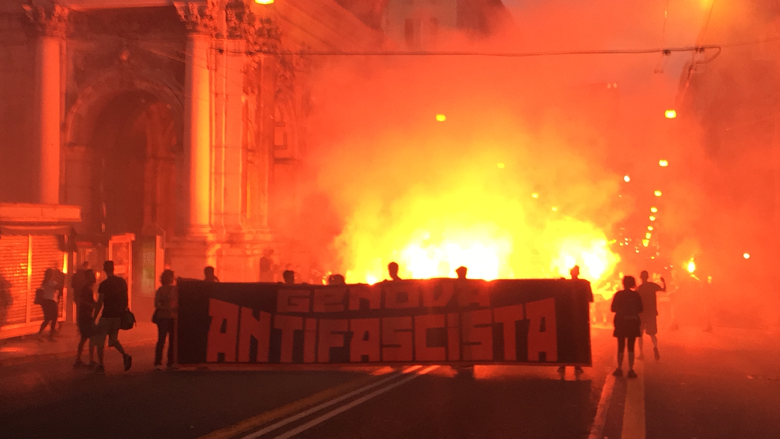 Antifascisti imbrattano la sede di Lealtà Azione: nove denunce