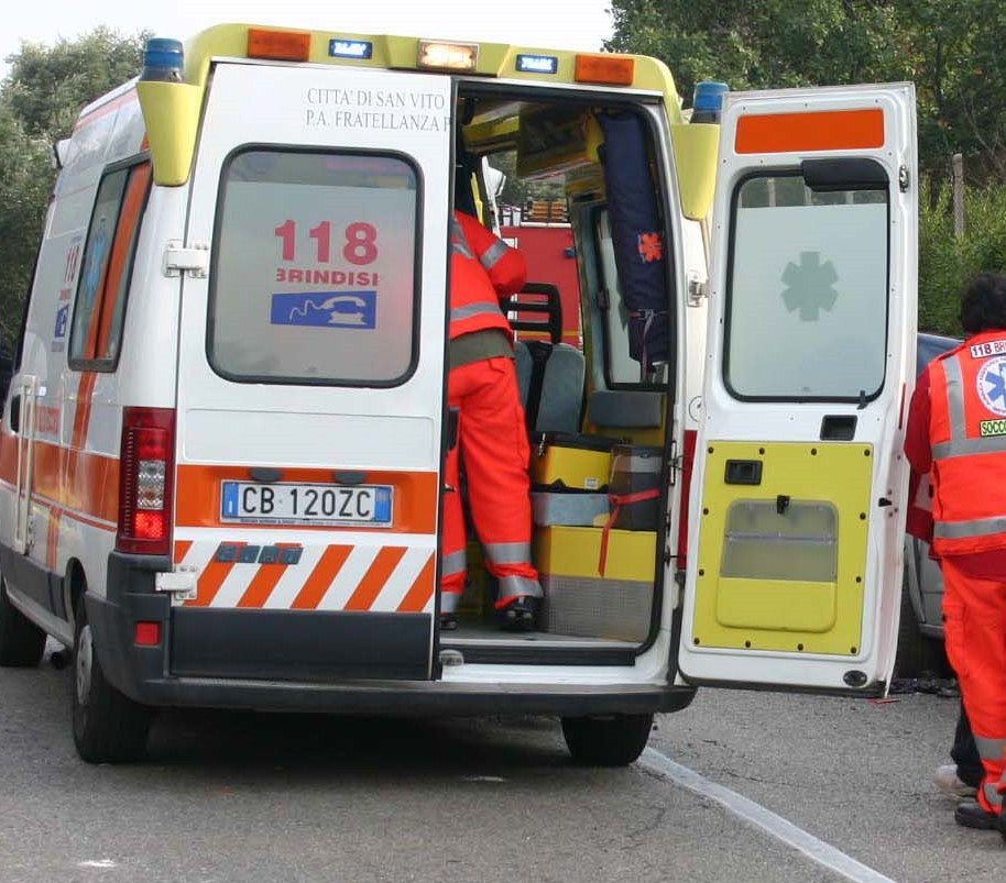 Incidente in via Trenta Giugno: gravissimo un motociclista