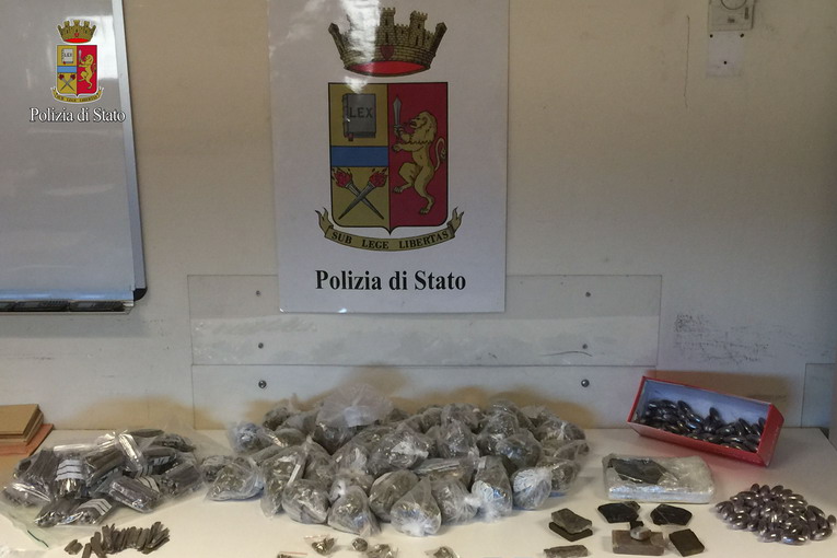 In casa con 5 chili di stupefacenti, arrestato 32enne genovese