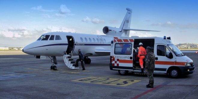 Neonato in pericolo di vita, volo speciale per l'ospedale Gaslini 