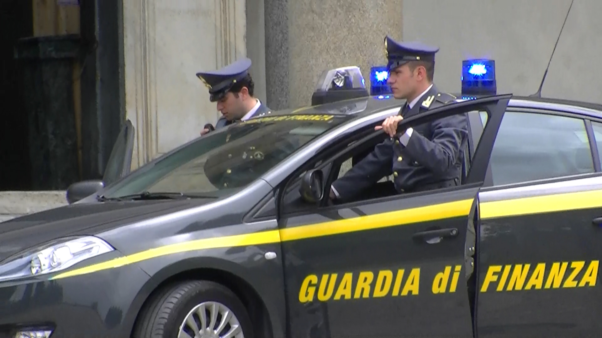 Traffico di droga, blitz di Finanza e Polizia: sequestro di beni alla famiglia Rinaldi 