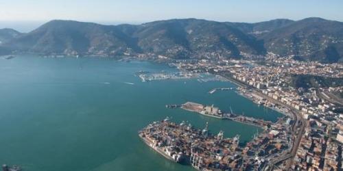 Porto della Spezia: nel 2017 aumentano i container, ma calano i passeggeri