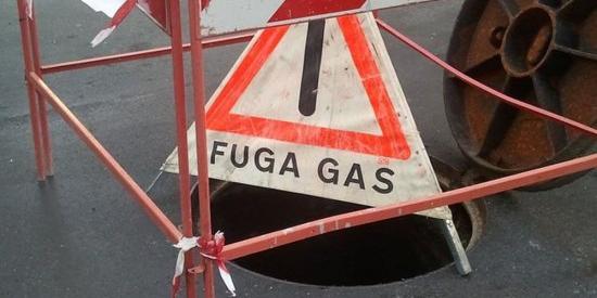 Operai rompono tubo del gas a Sampierdarena, disagi al traffico della zona