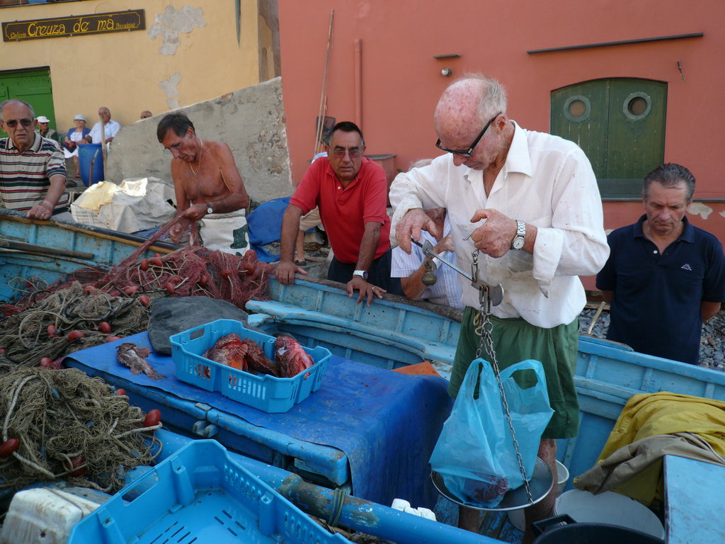 Addio sgravi fiscali per i 'piccoli' pescatori, rivolta in Liguria: 