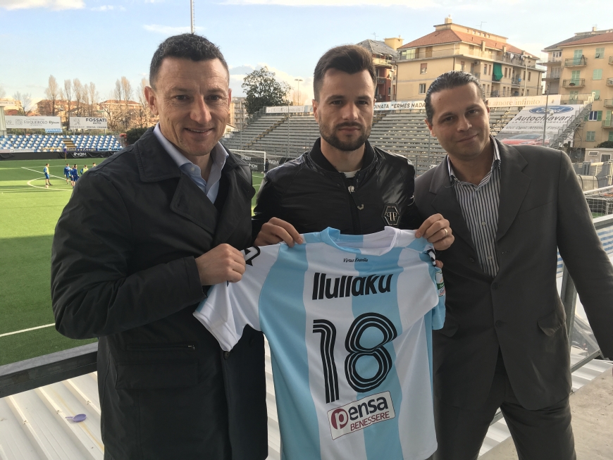 Entella, il nuovo bomber arriva dall'Est: è l'attaccante della nazionale albanese Llullaku 