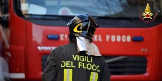 Genova, si barrica in casa e minaccia di far esplodere l'appartamento: giovane salvato