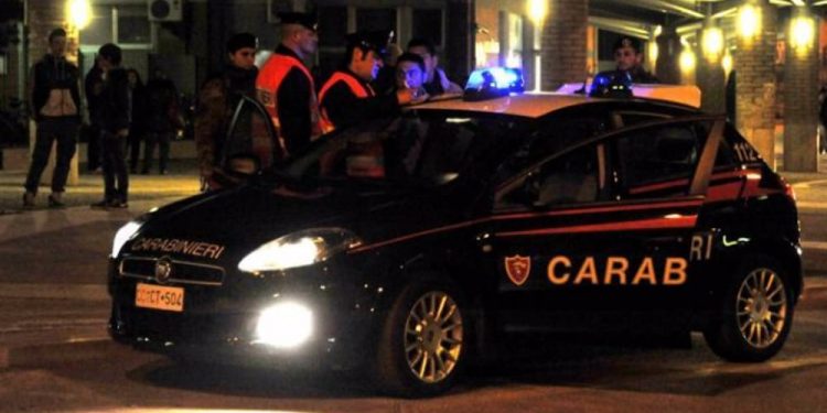 Ubriaco colpisce con pugno un carabiniere, in manette un marocchino di 48 anni