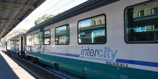 Investimento mortale sui binari, ritardi di un oltre un'ora per i treni da Levante